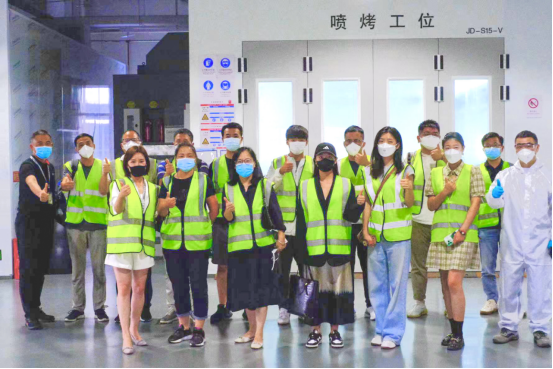 【新闻资料】特斯拉白车身河南首秀，直营钣喷中心参观“匠心”满满642