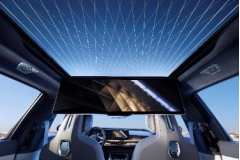 创新纯电动BMW i7携全新BMW 7系家族成员陆续到店，首批车主将获限量版艺术版画1835