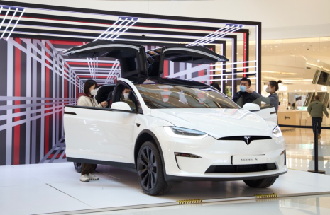 【新闻1226】特斯拉Model X Plaid河南首秀，客流回暖纯电出行备受关注1055